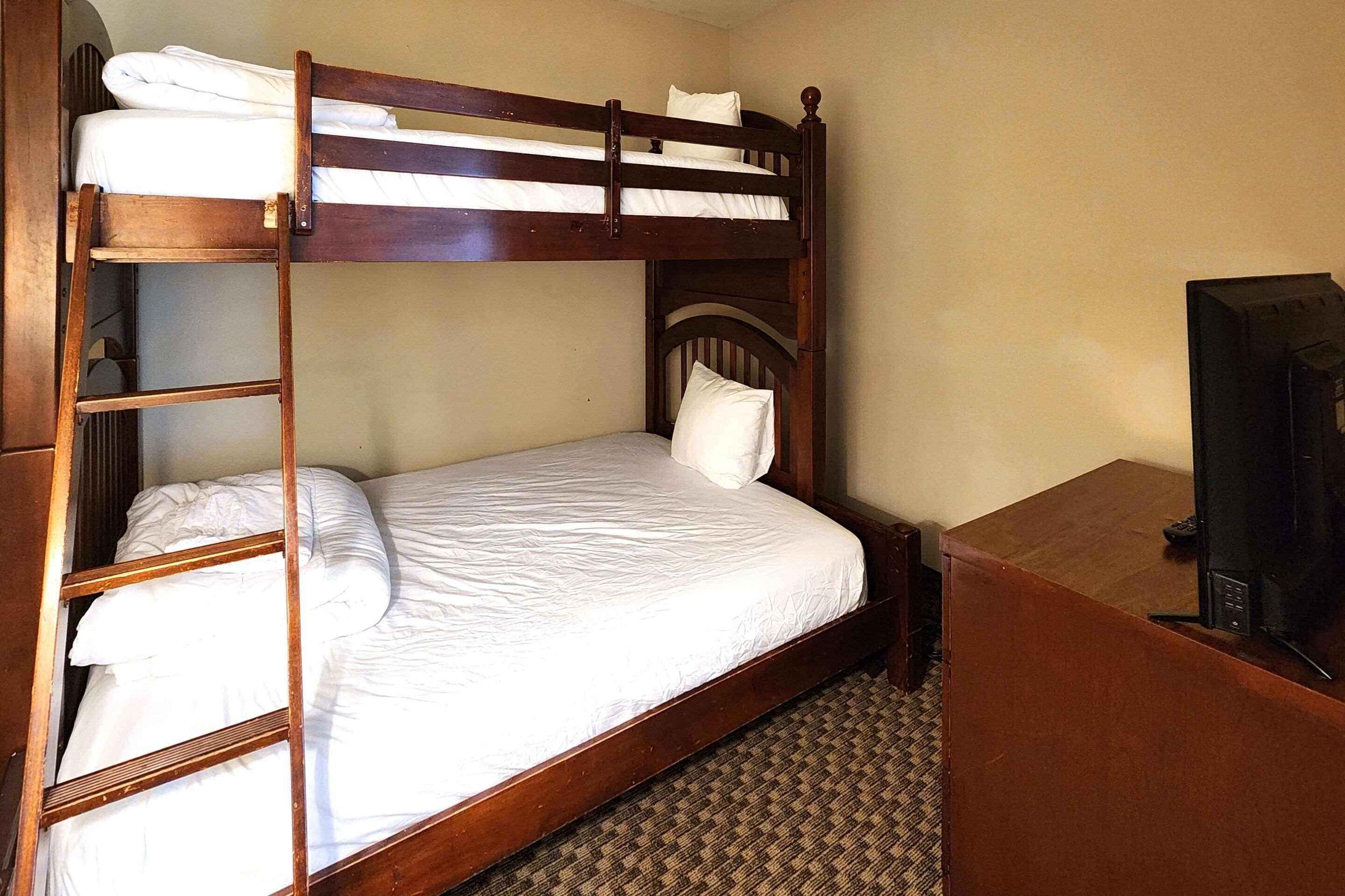 comfort inn and suites near pocono mountains