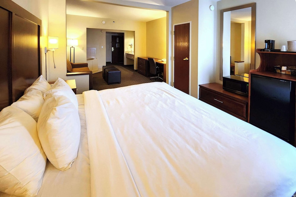 comfort inn and suites near pocono mountains