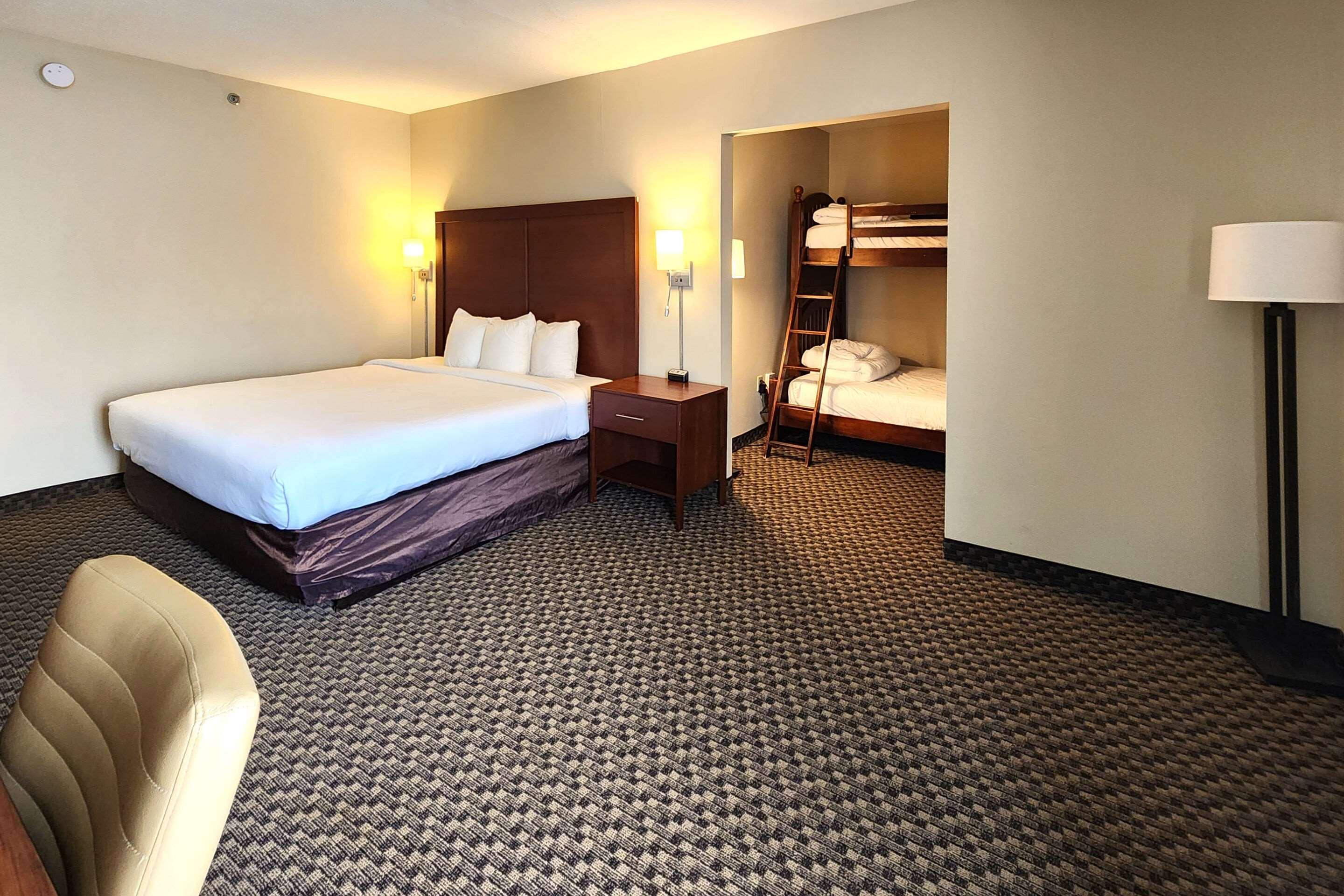 comfort inn and suites near pocono mountains