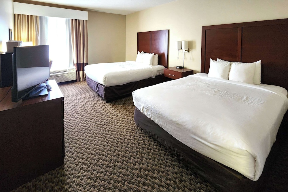 comfort inn and suites near pocono mountains