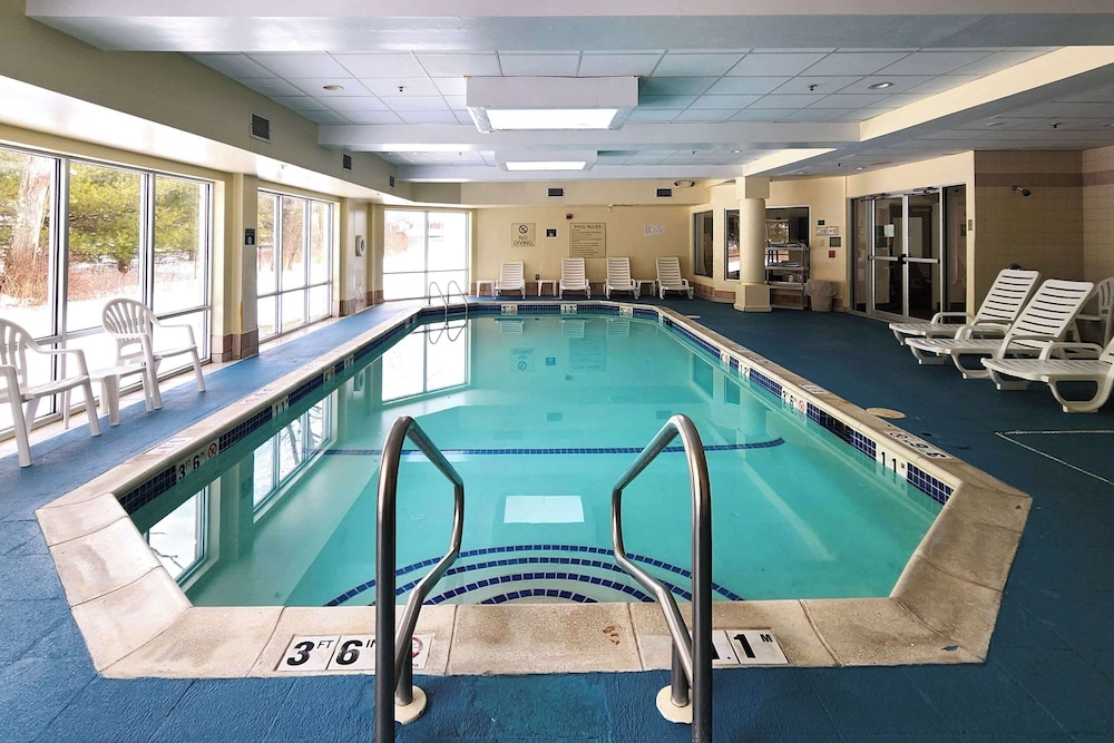 comfort inn and suites near pocono mountains