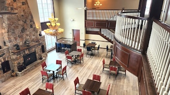Comfort Inn & Suites Near Pocono Mountains,,3 star