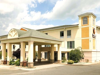 Comfort Inn & Suites Near Pocono Mountains,,3 star