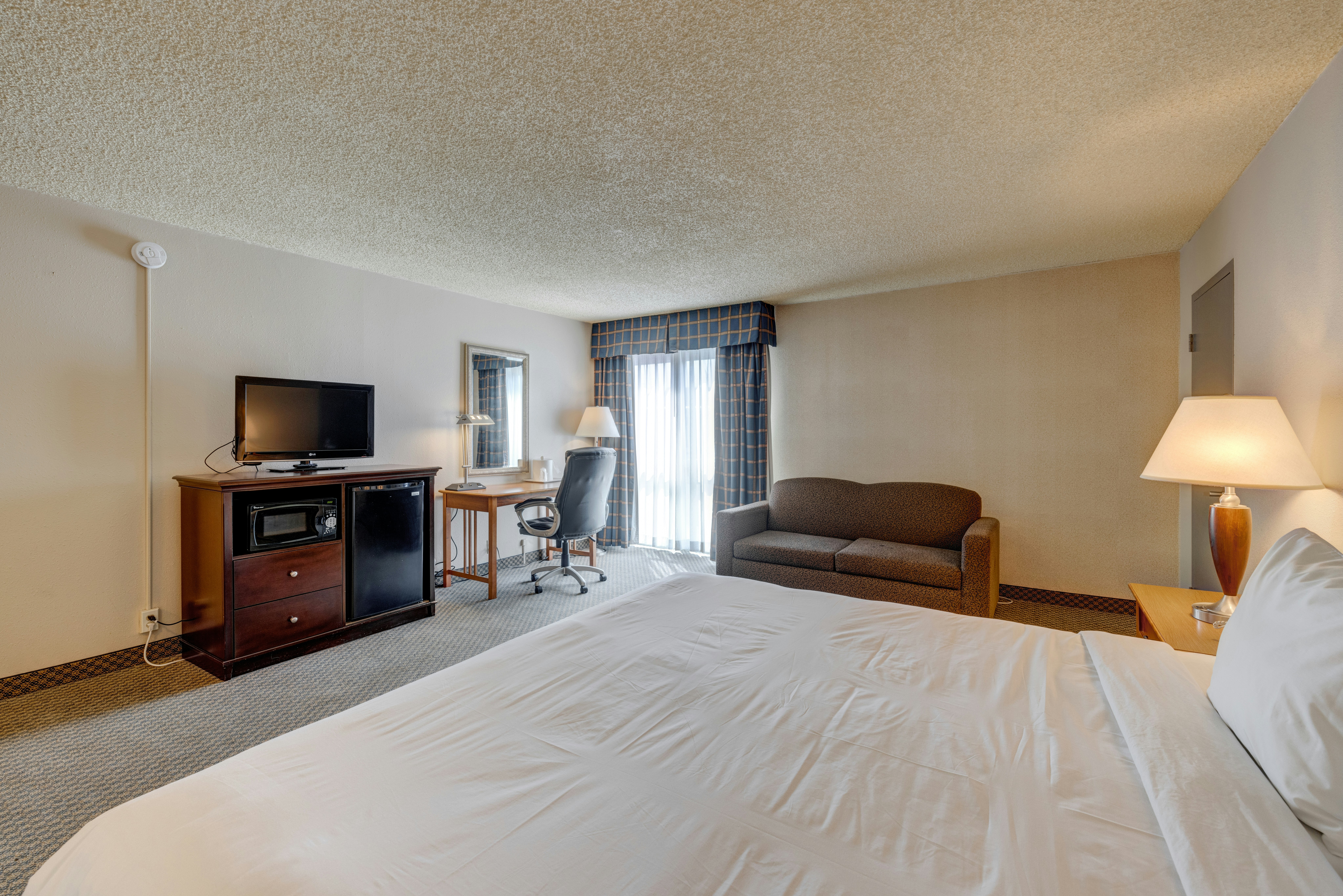 riverside hotel and conference center