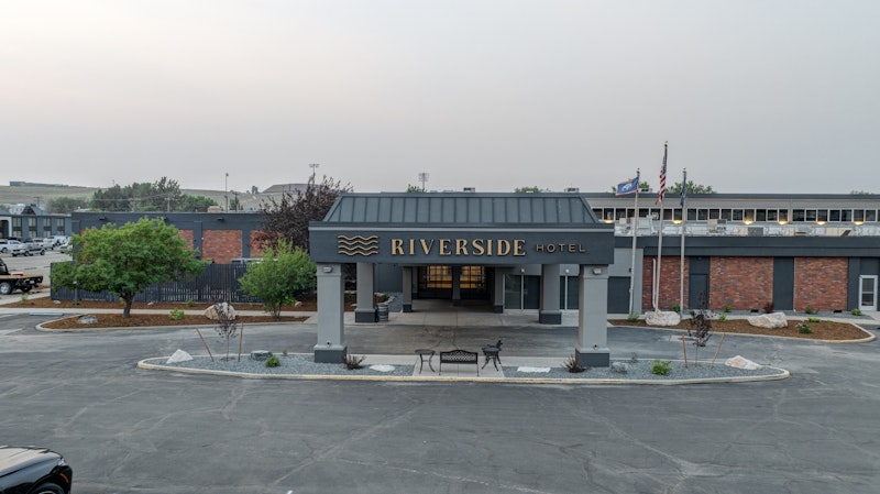 riverside hotel and conference center