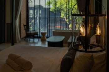 shamrock chiangmai hotel