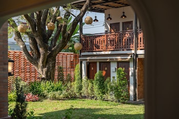 shamrock chiangmai hotel