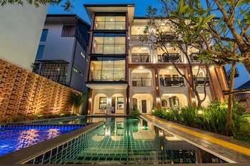 shamrock chiangmai hotel