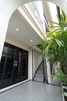 holiday cottage hotel chiang mai