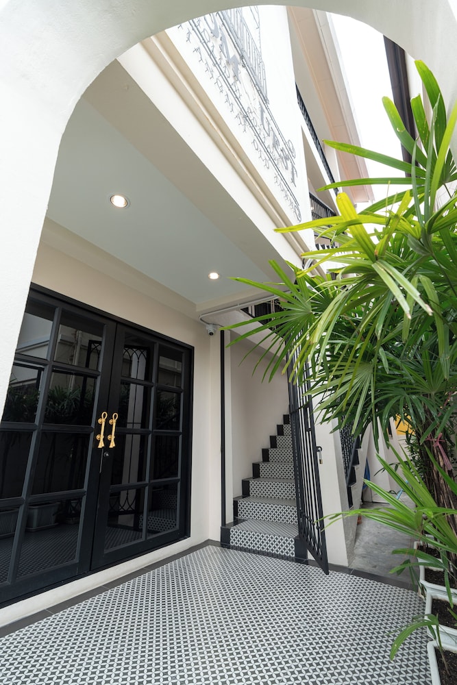 holiday cottage hotel chiang mai