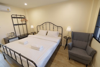 holiday cottage hotel chiang mai