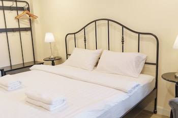 holiday cottage hotel chiang mai