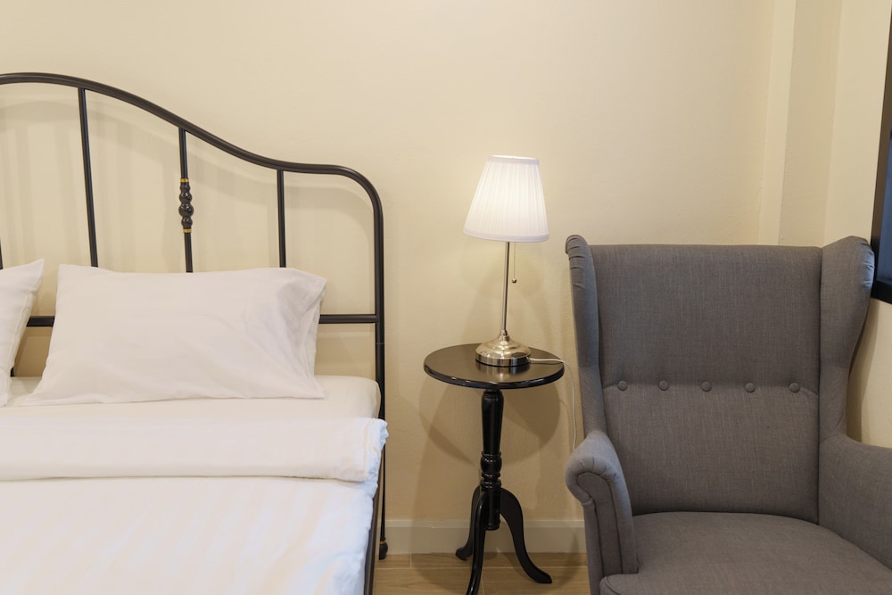 holiday cottage hotel chiang mai