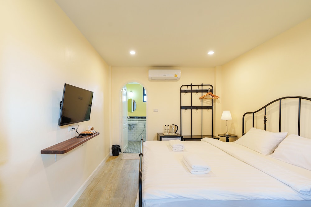 holiday cottage hotel chiang mai