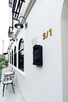 holiday cottage hotel chiang mai
