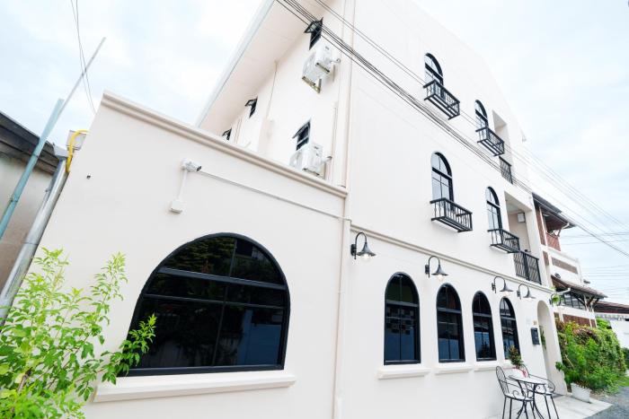 holiday cottage hotel chiang mai