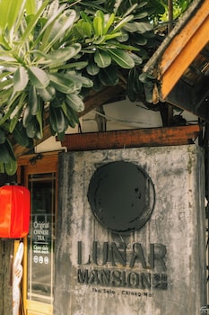 lunar mansion hotel
