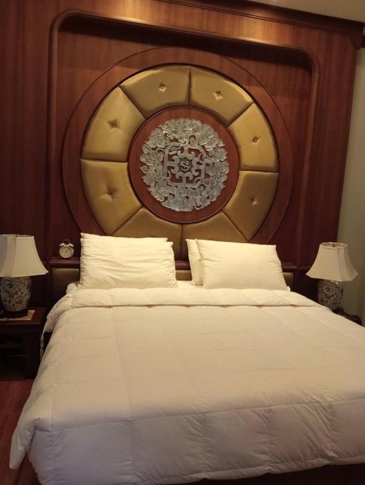 lunar mansion hotel