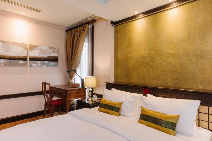 lunar mansion hotel