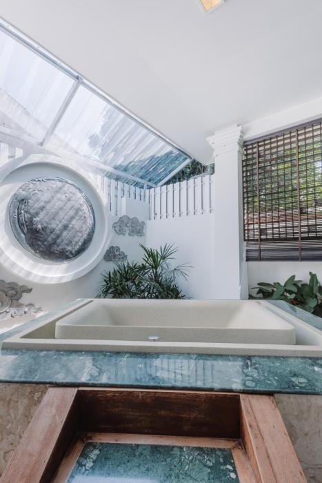 lunar mansion hotel