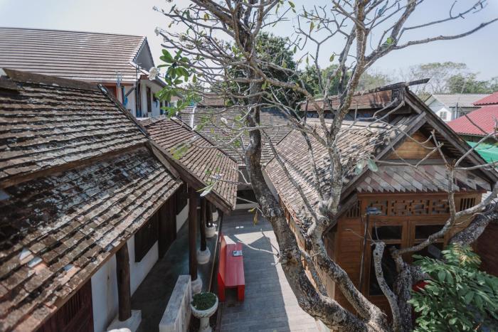 lunar mansion hotel