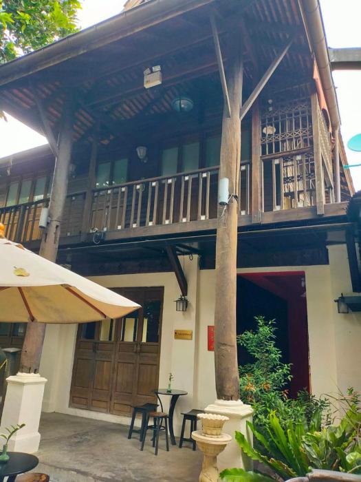 lunar mansion hotel
