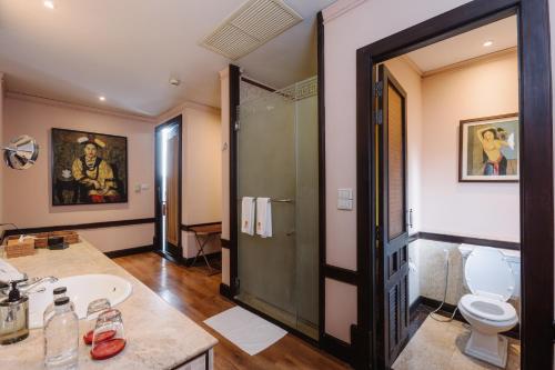 lunar mansion hotel