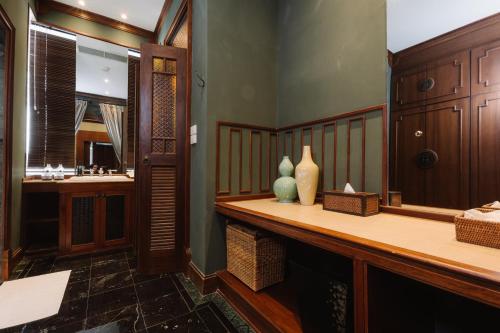 lunar mansion hotel