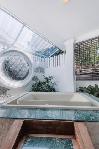 lunar mansion hotel