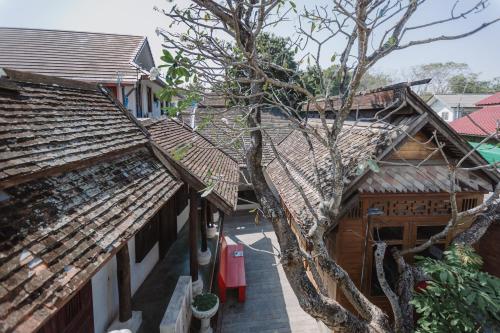 lunar mansion hotel