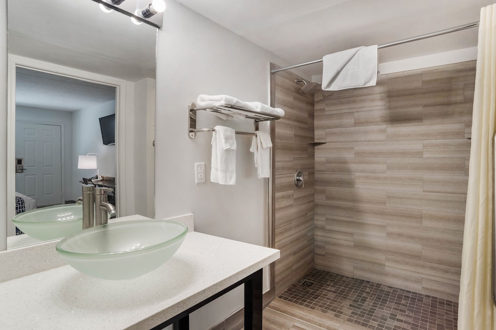 super 8 by wyndham daleville fort novosel