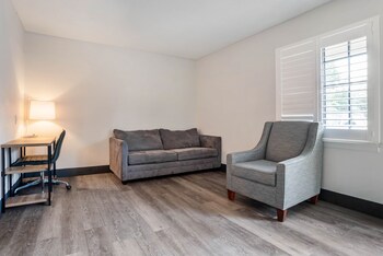 super 8 by wyndham daleville fort novosel