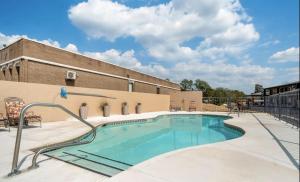 super 8 by wyndham daleville fort novosel