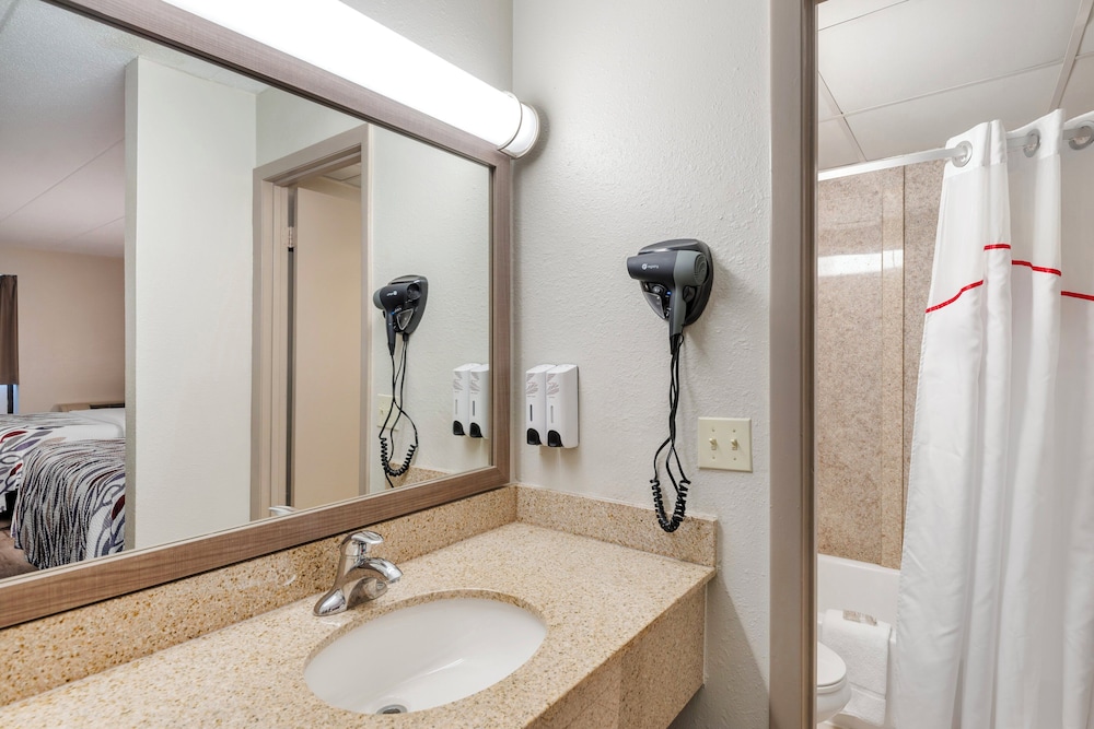 red roof inn doswell kings dominion