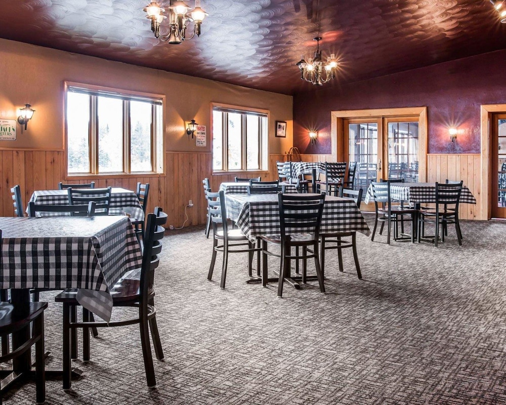 quality inn and suites munising
