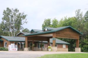 quality inn and suites munising