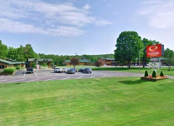 quality inn and suites munising