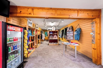 quality inn and suites munising