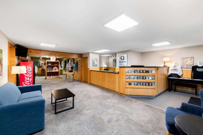 quality inn and suites munising