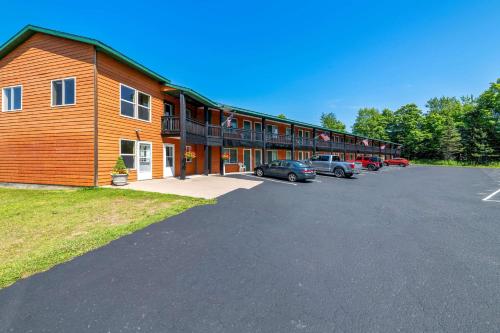 quality inn and suites munising