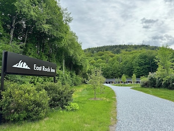 east rock inn