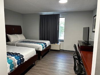 Rodeway Inn,,2 star
