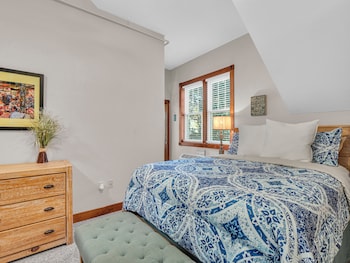 victorian inn elkhart lake wisconsin