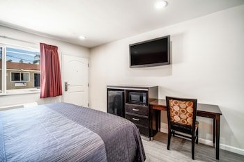 Bell Manor Motel,,2.5 star