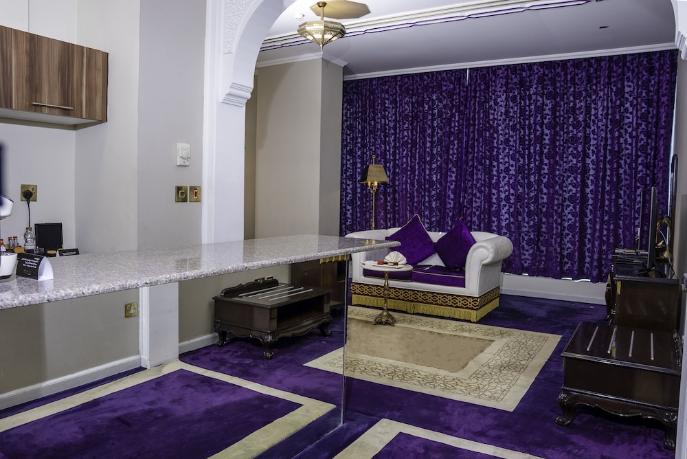 saraya corniche hotel