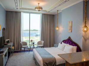 saraya corniche hotel