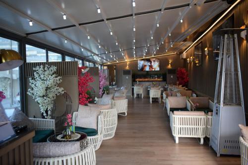 saraya corniche hotel