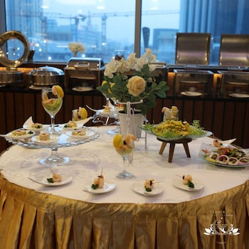 saraya corniche hotel