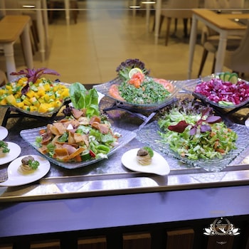 saraya corniche hotel