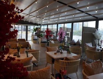 saraya corniche hotel